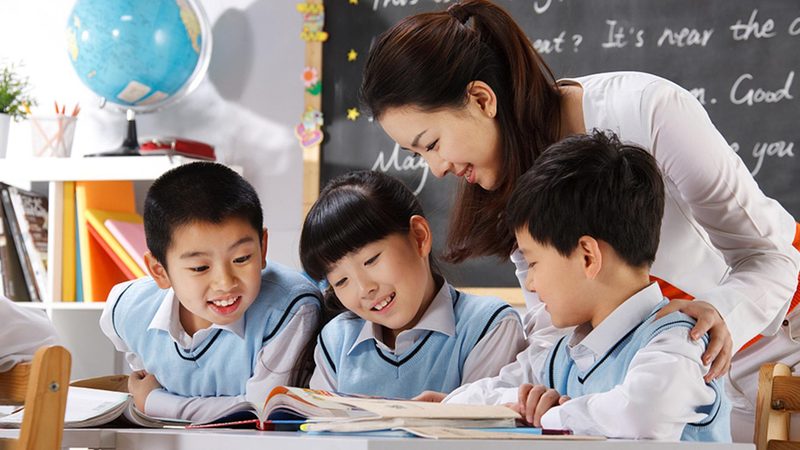 课程设置直接关系到学生的技能掌握程度。在选择学校时，可以从以下几个方面进行考察：