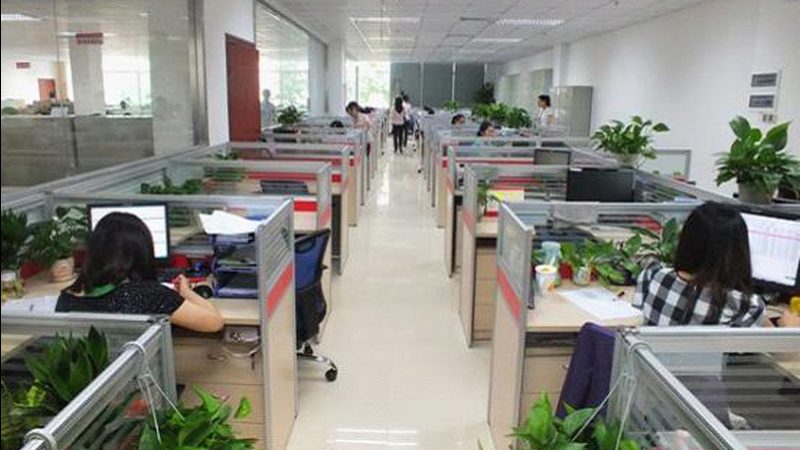 成人学历证报考，如何选择靠谱机构？**